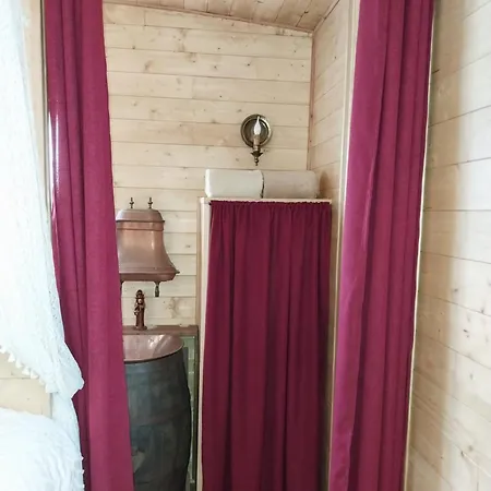 Libellule Roulotte Avec Prive Lurcy-Lévis